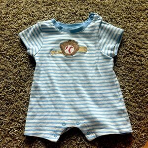 9M baby boy romper! Worn once, in great condition!